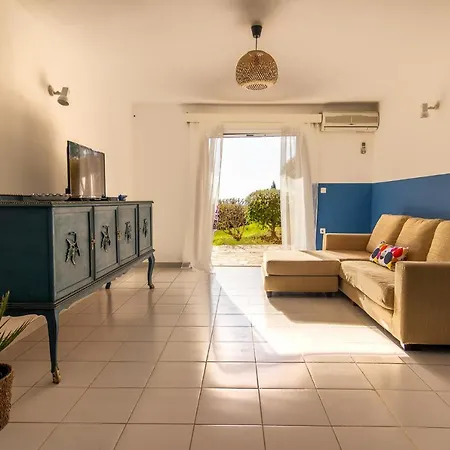 Maison With Near To The Apartment